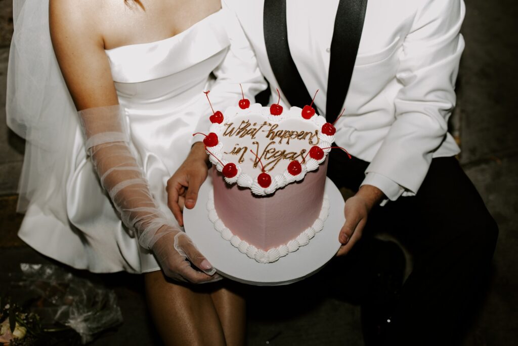 Personalize your Las Vegas Elopement with a mini wedding cake. 