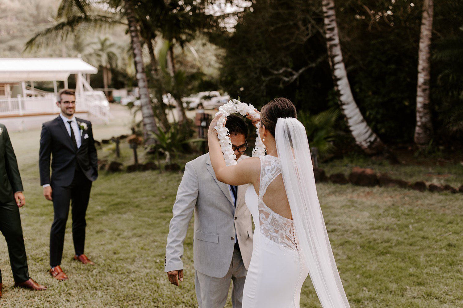 Oahu Wedding at LouLu Palm | Katelyn Faye Photography