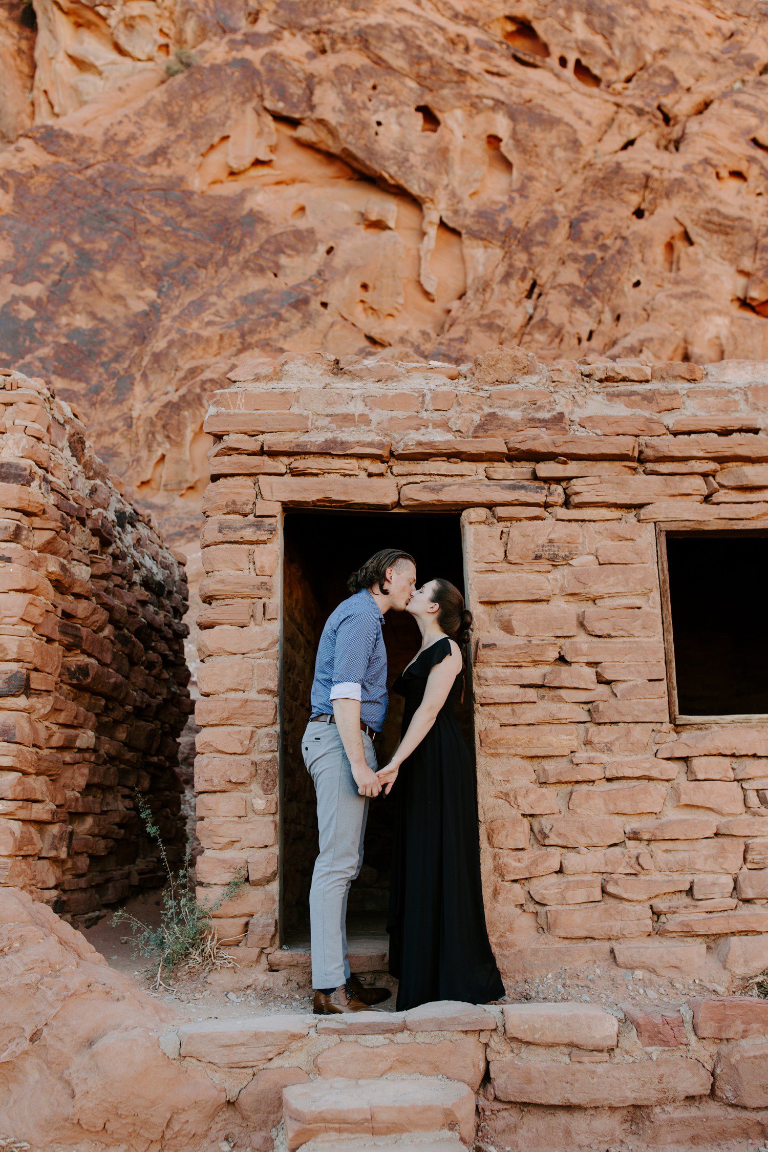 Photos of couple at the Cabins at Valley of Fire. 